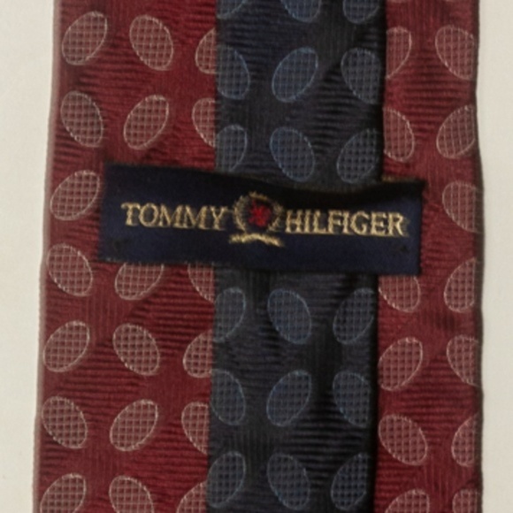 TOMMY HILFIGER 100% SILK RED & BLUE Men's Tie - Picture 4 of 7